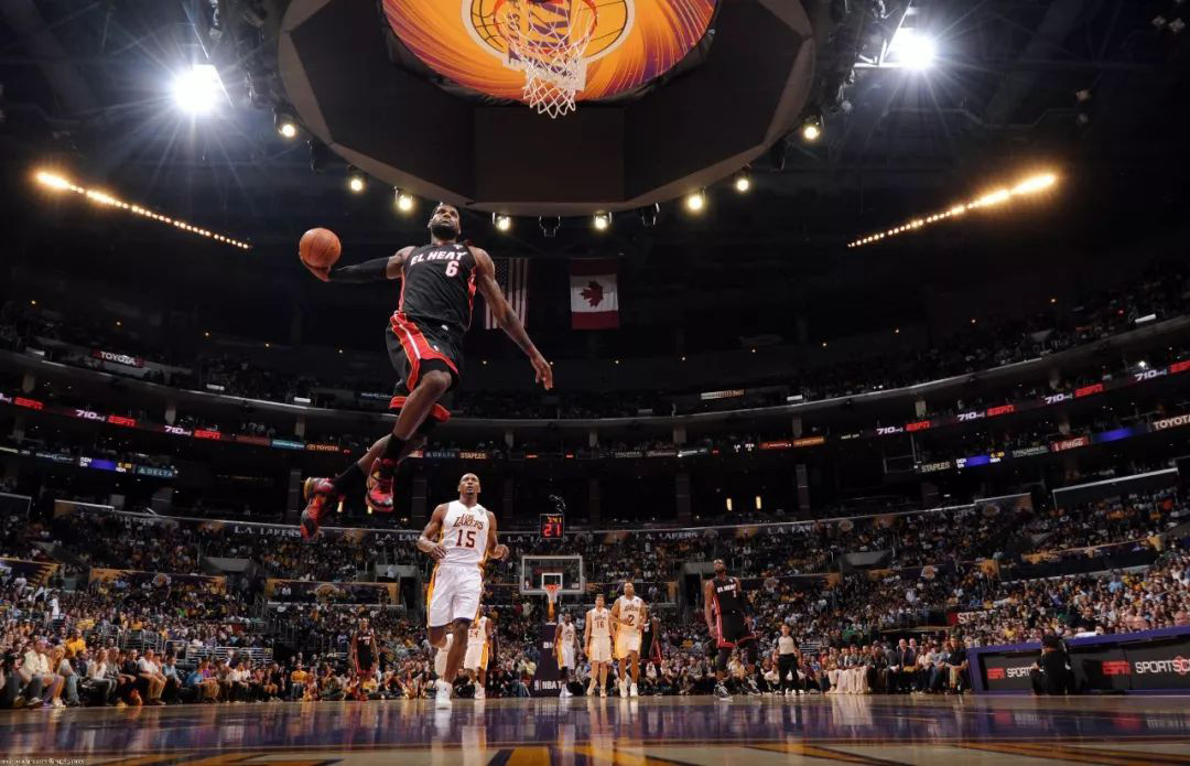 “互聯(lián)網(wǎng)+體育”場(chǎng)景是關(guān)鍵 看動(dòng)因體育、NBA、Keep如何連接線上與線下丨體育經(jīng)理人